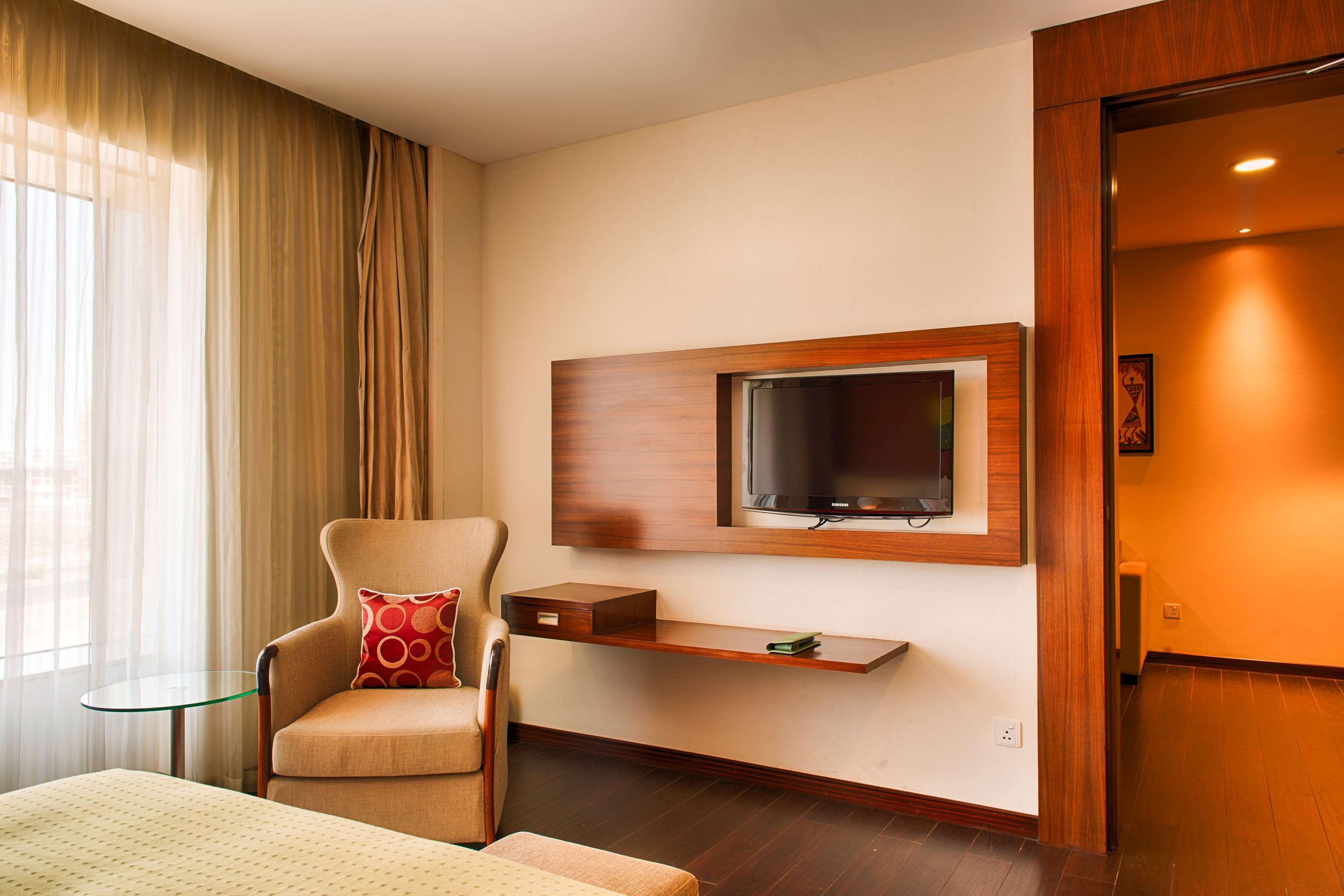 Ramada Plaza By Wyndham Pune Hinjewadi Dapuri Экстерьер фото