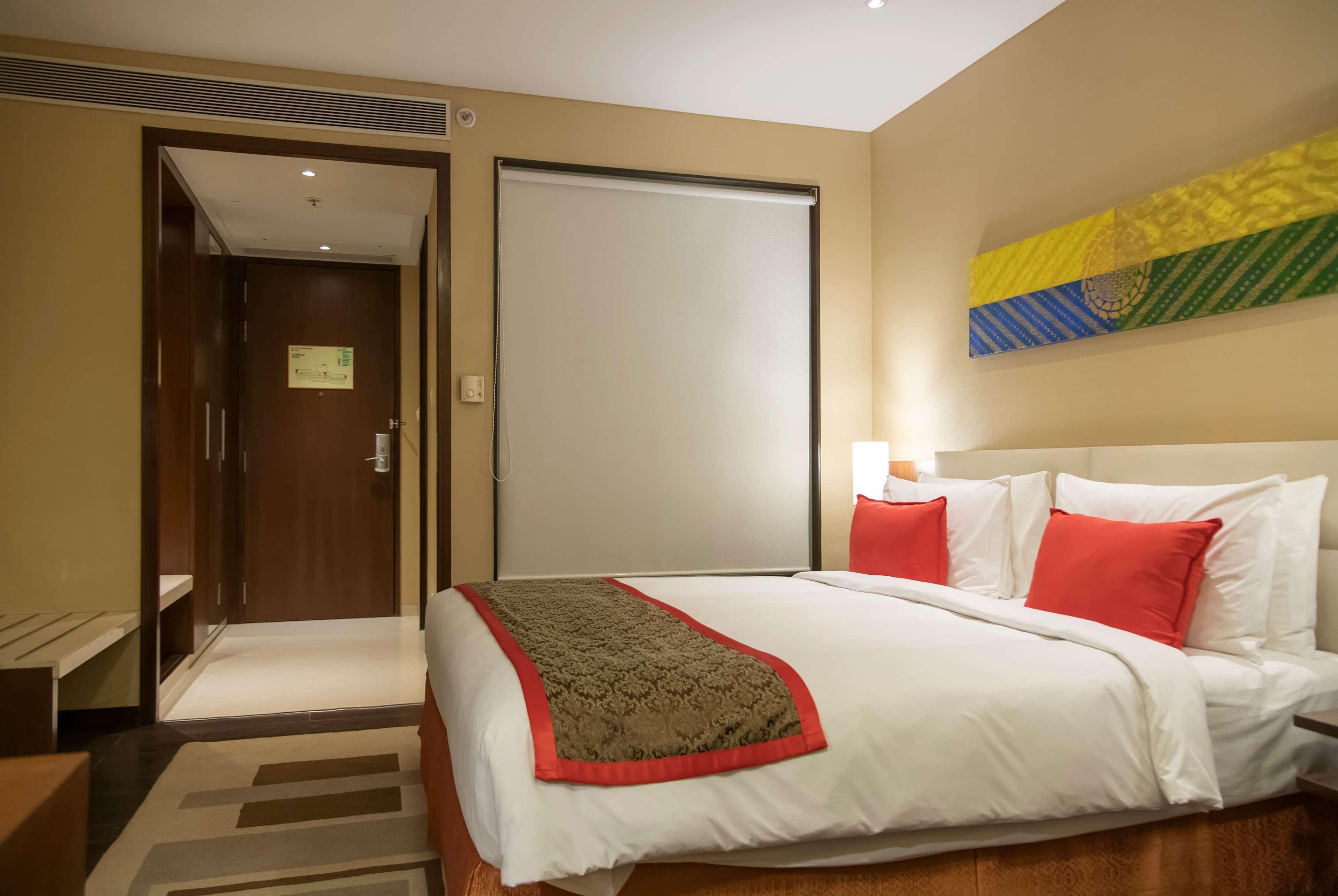 Ramada Plaza By Wyndham Pune Hinjewadi Dapuri Экстерьер фото