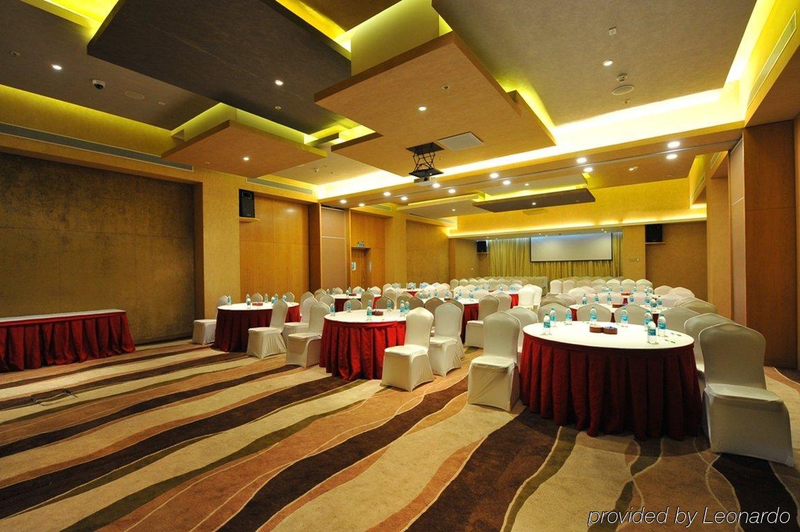 Ramada Plaza By Wyndham Pune Hinjewadi Dapuri Экстерьер фото