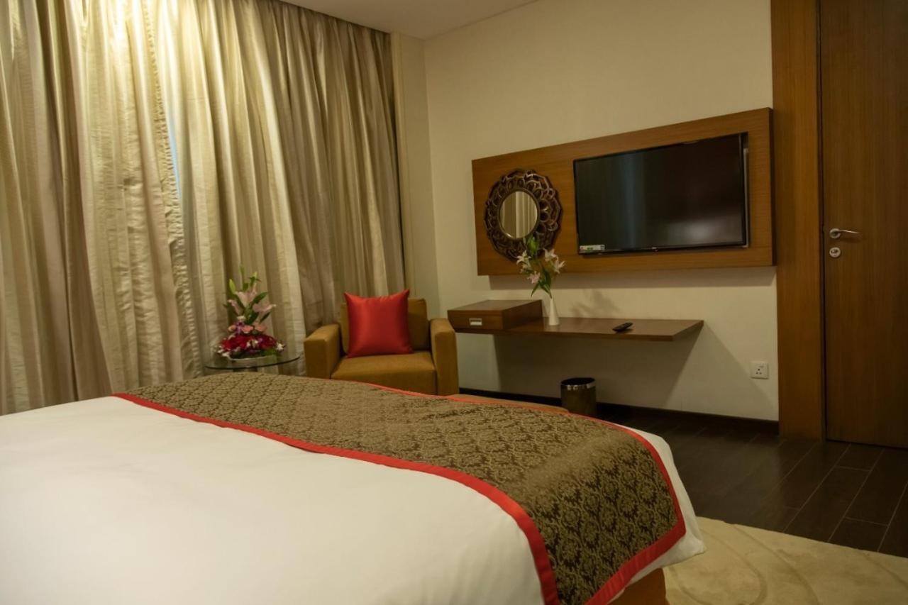 Ramada Plaza By Wyndham Pune Hinjewadi Dapuri Экстерьер фото